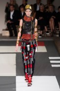 desfile-mcqueen-verao-2014-006