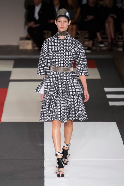 desfile-mcqueen-verao-2014-010