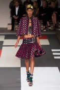 desfile-mcqueen-verao-2014-023