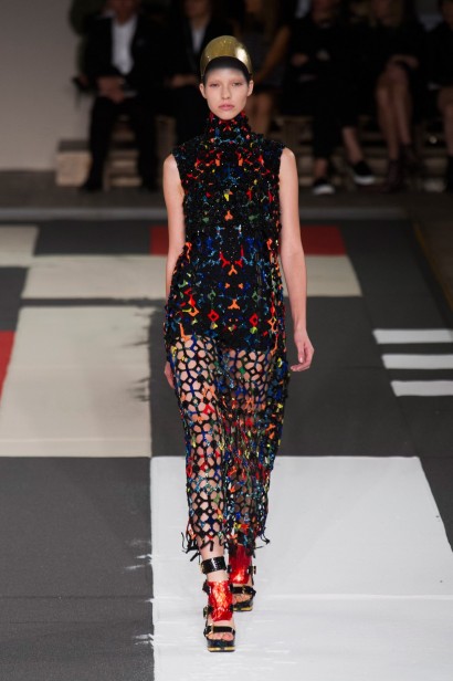 desfile-mcqueen-verao-2014-029