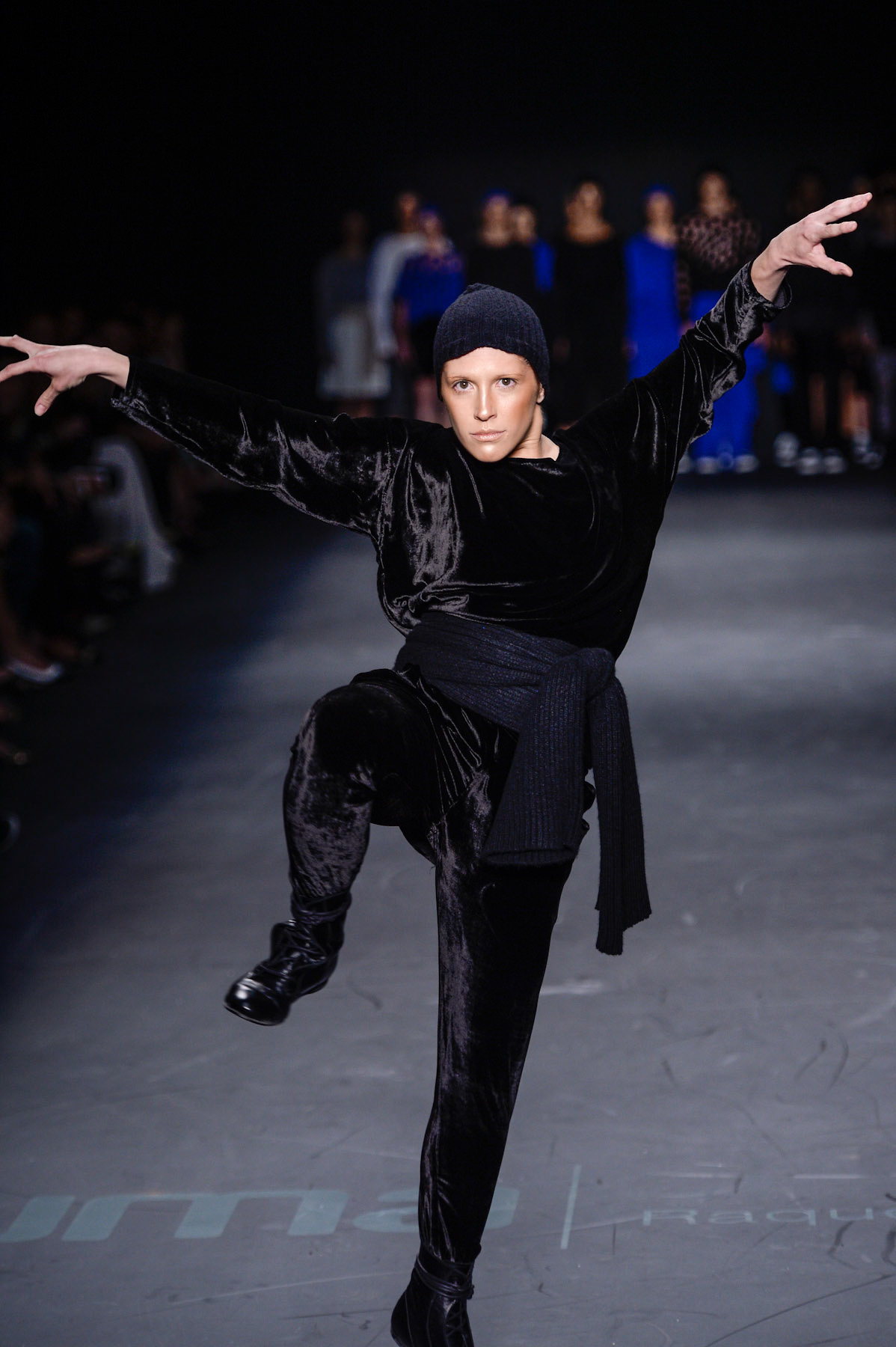 desfile-umaraqueldavidowicz-spfw-inv2014-12