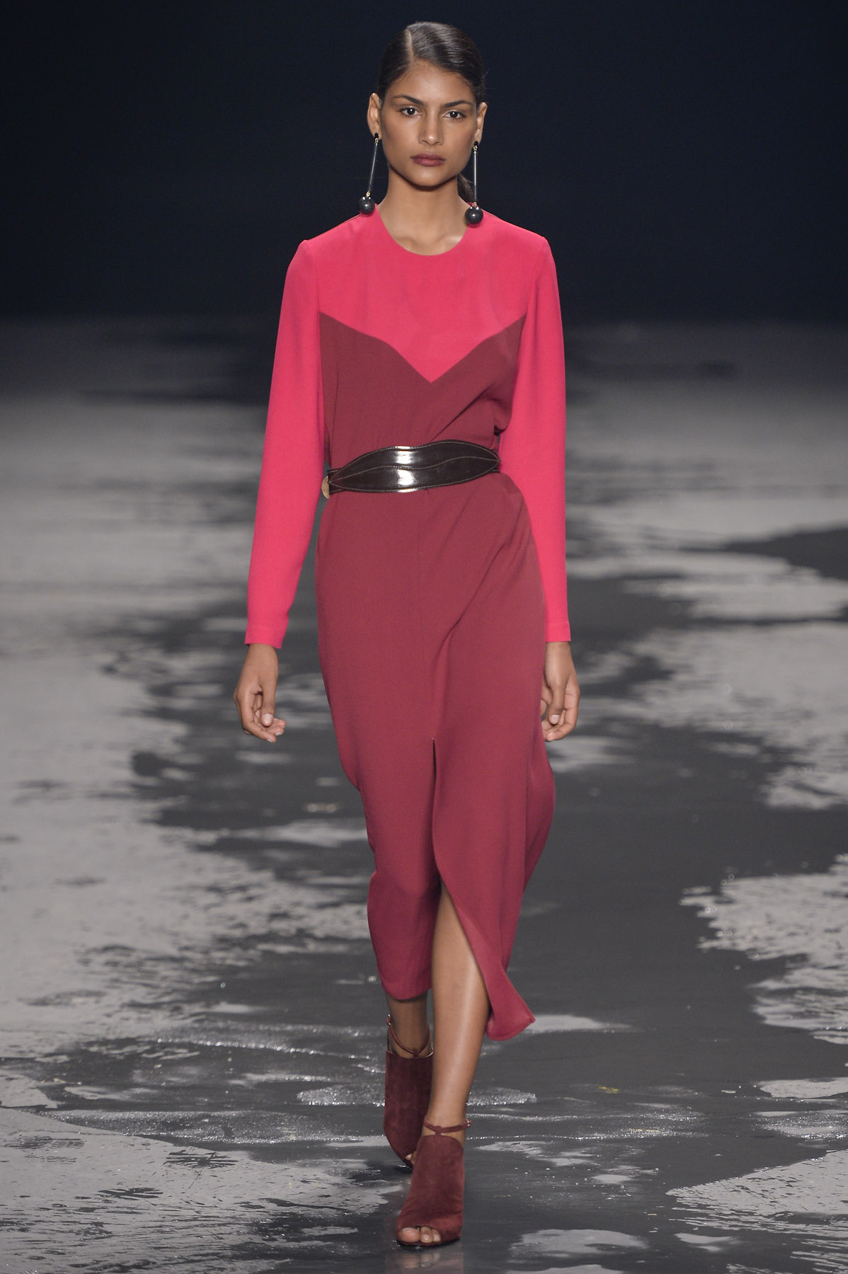desfile-andreamarques-fashionrio-inv2014-01