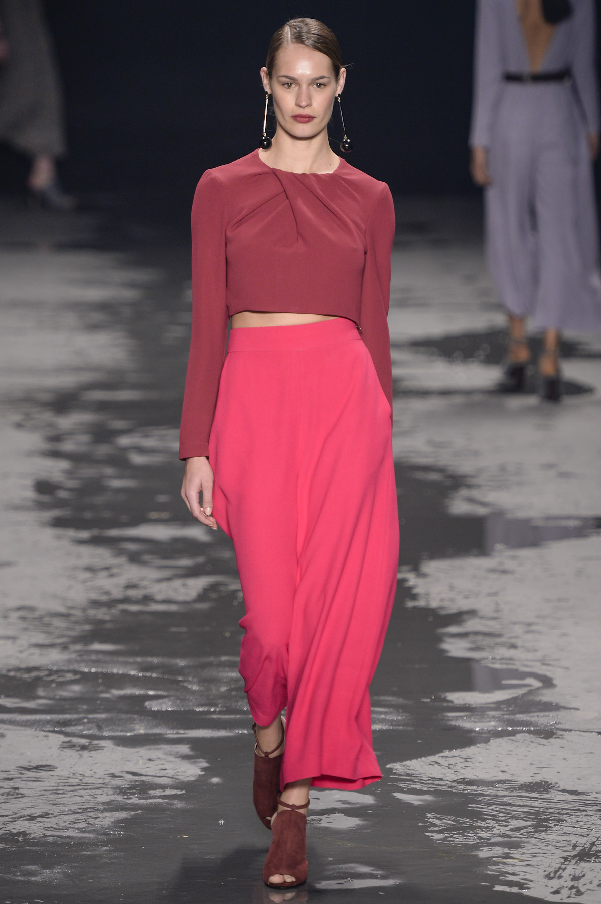 desfile-andreamarques-fashionrio-inv2014-04