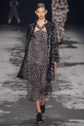 desfile-andreamarques-fashionrio-inv2014-13