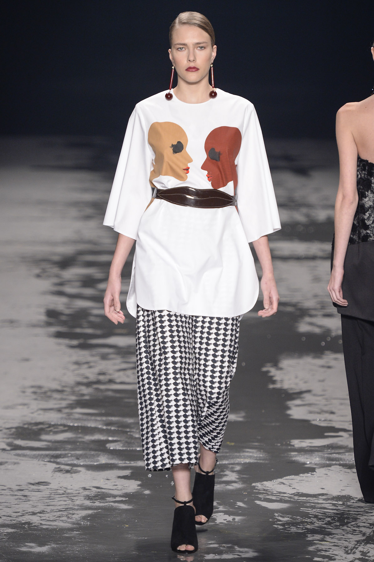 desfile-andreamarques-fashionrio-inv2014-16