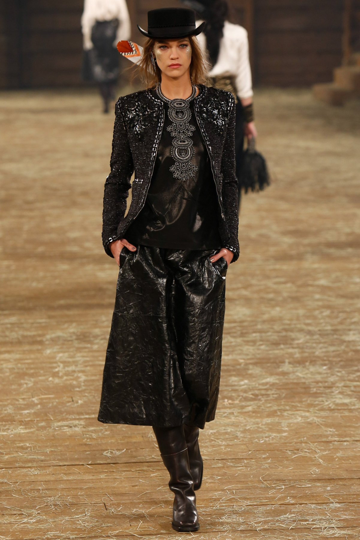 chanel-pre-fall-2014-72