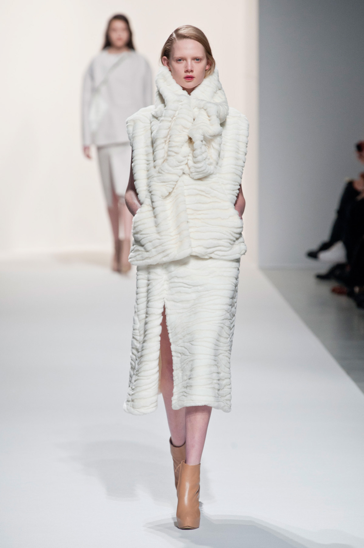 chalayan-inv2015-paris-12