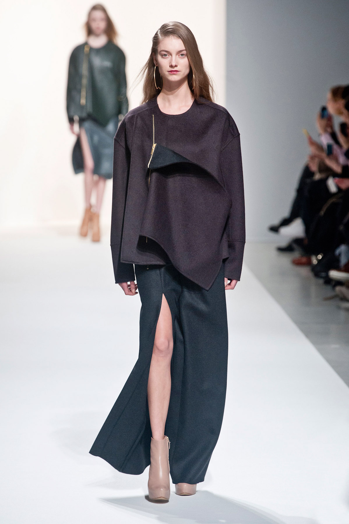 chalayan-inv2015-paris-2