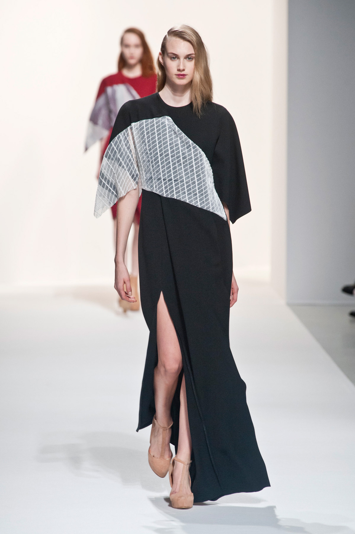 chalayan-inv2015-paris-21