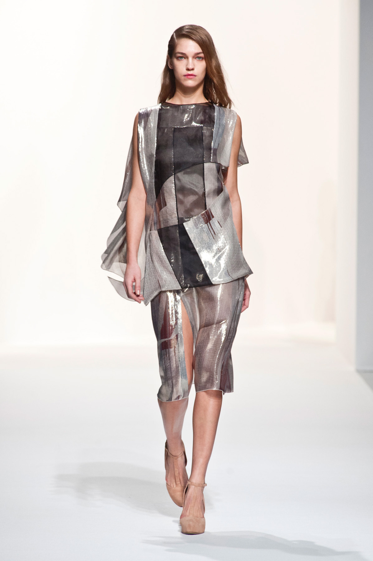 chalayan-inv2015-paris-26