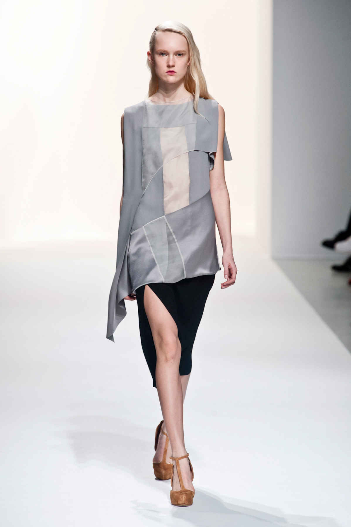 chalayan-inv2015-paris-27