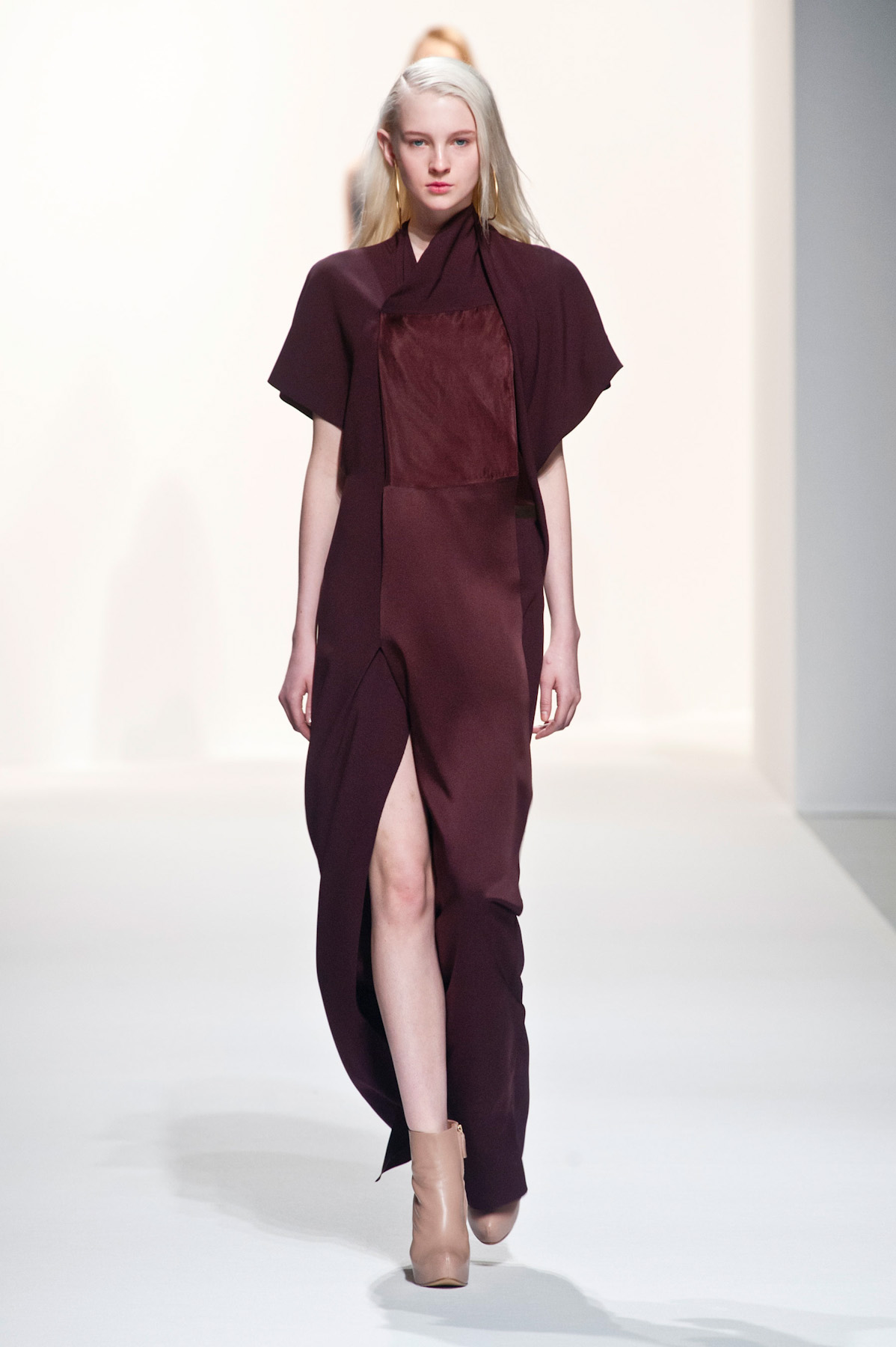 chalayan-inv2015-paris-29