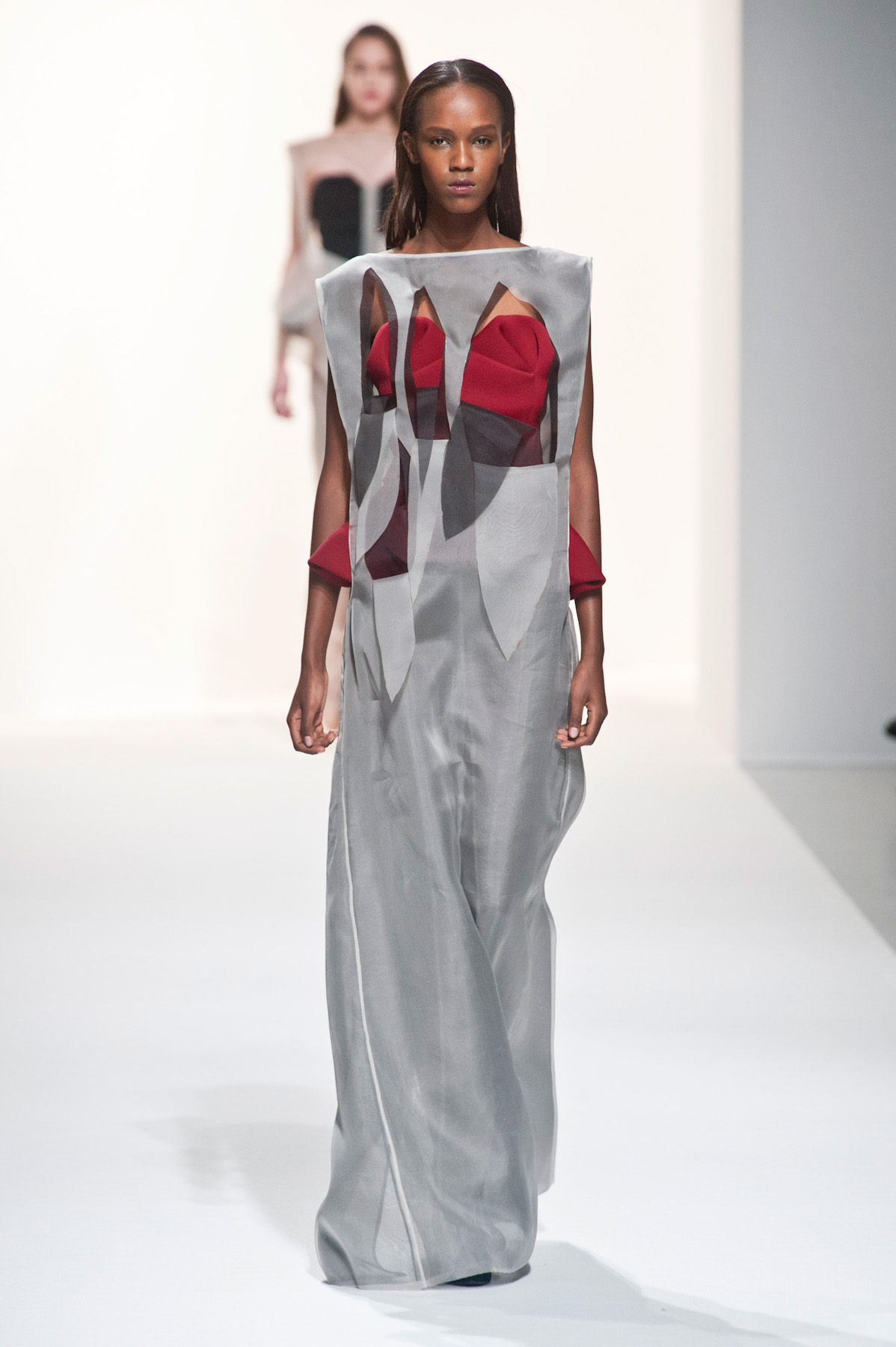 chalayan-inv2015-paris-41