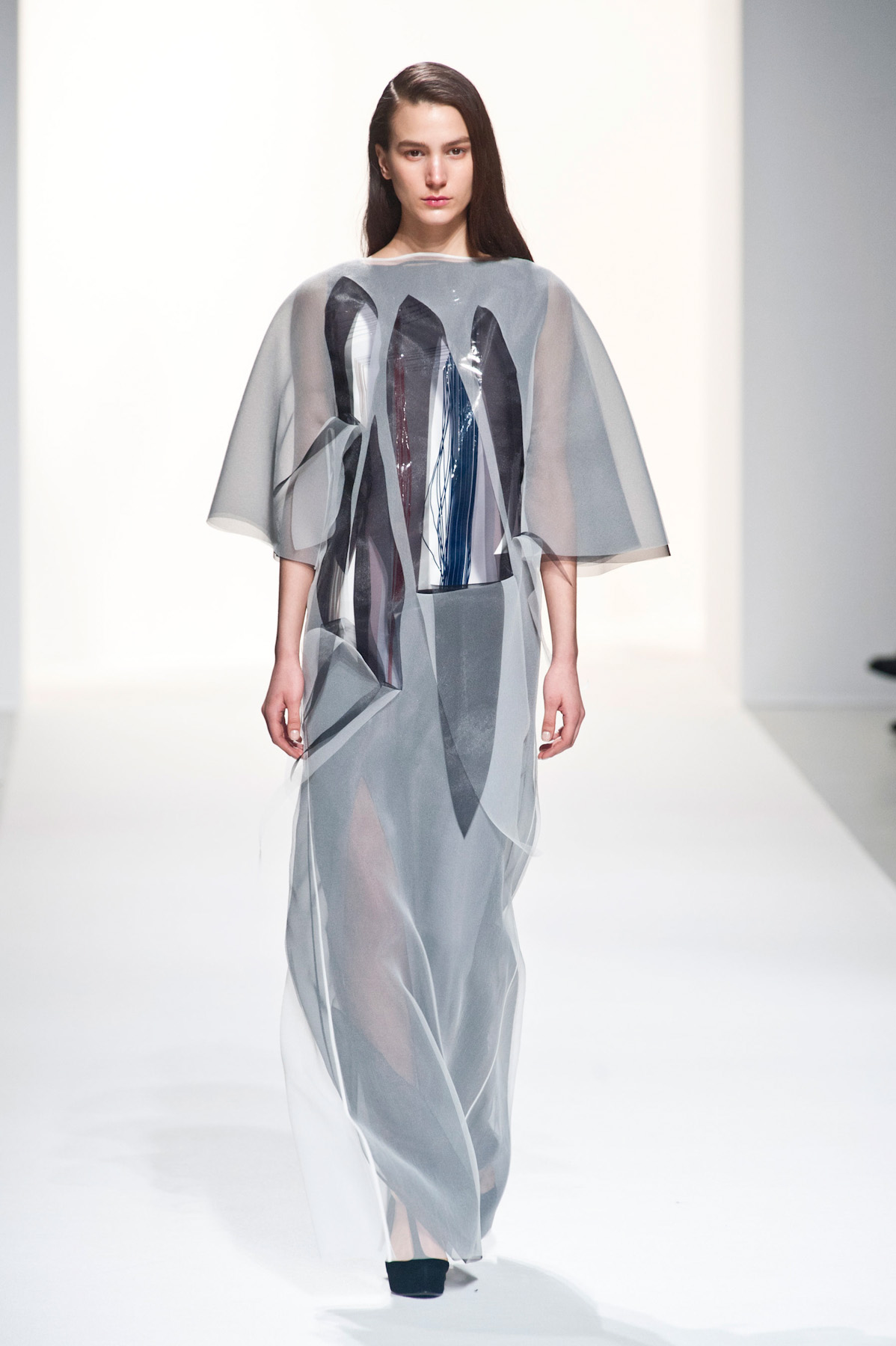 chalayan-inv2015-paris-46