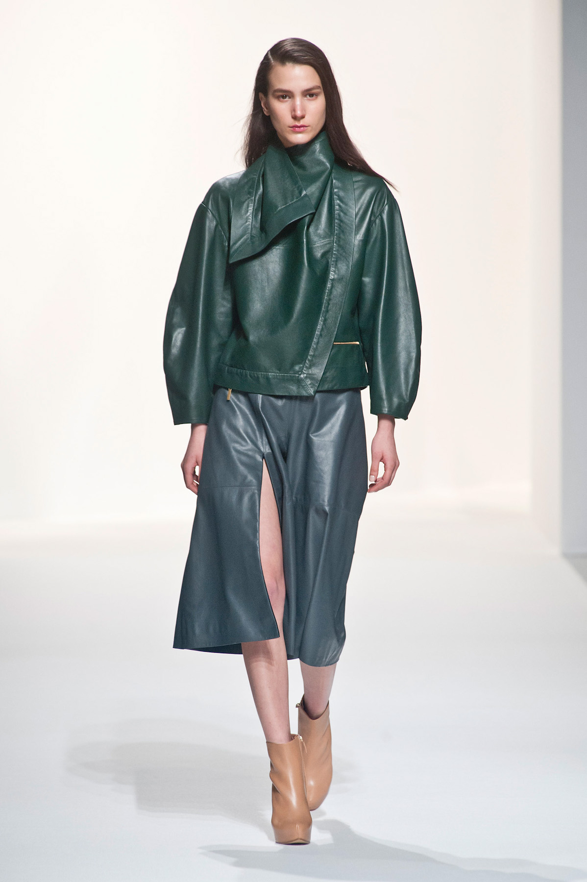 chalayan-inv2015-paris-4