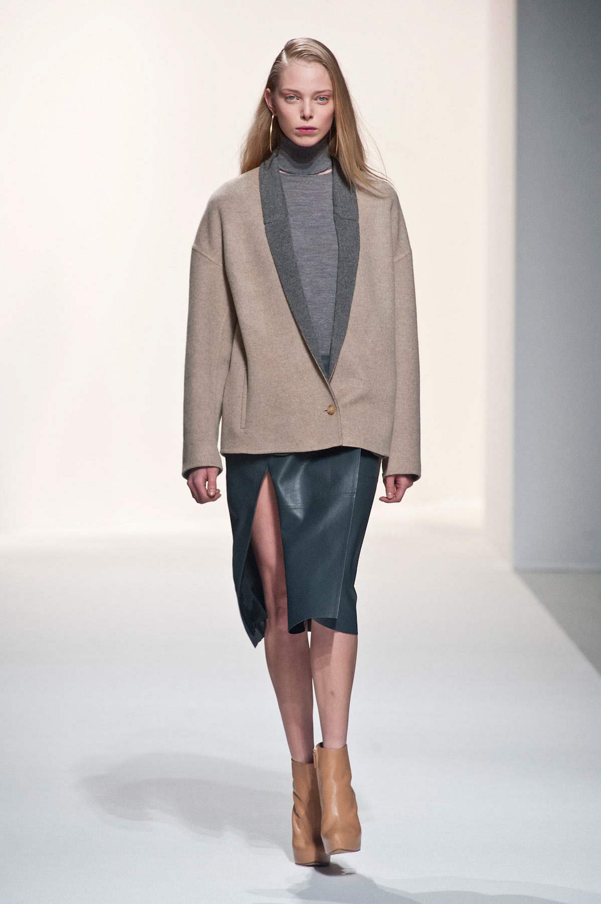 chalayan-inv2015-paris-9