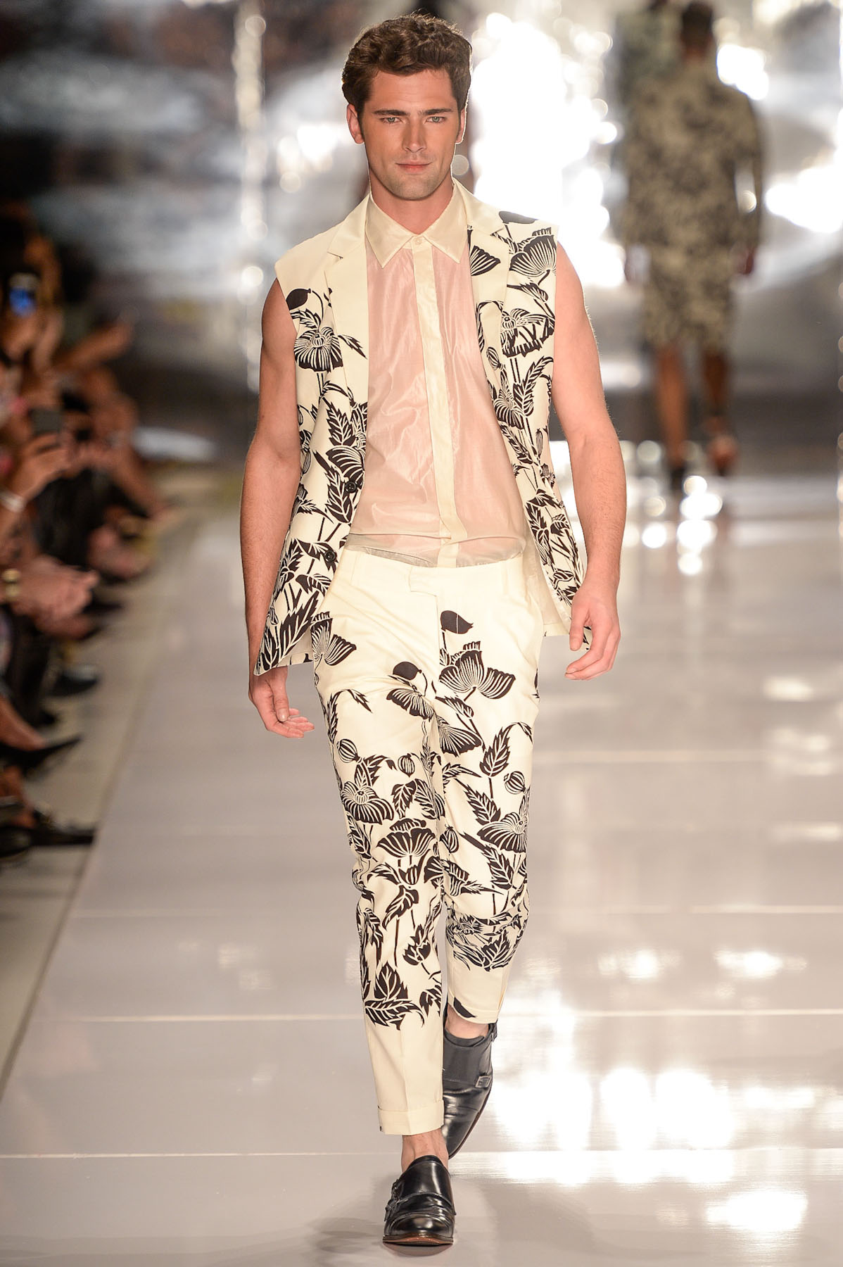 colcci-desfile-spfw-verao2015-55