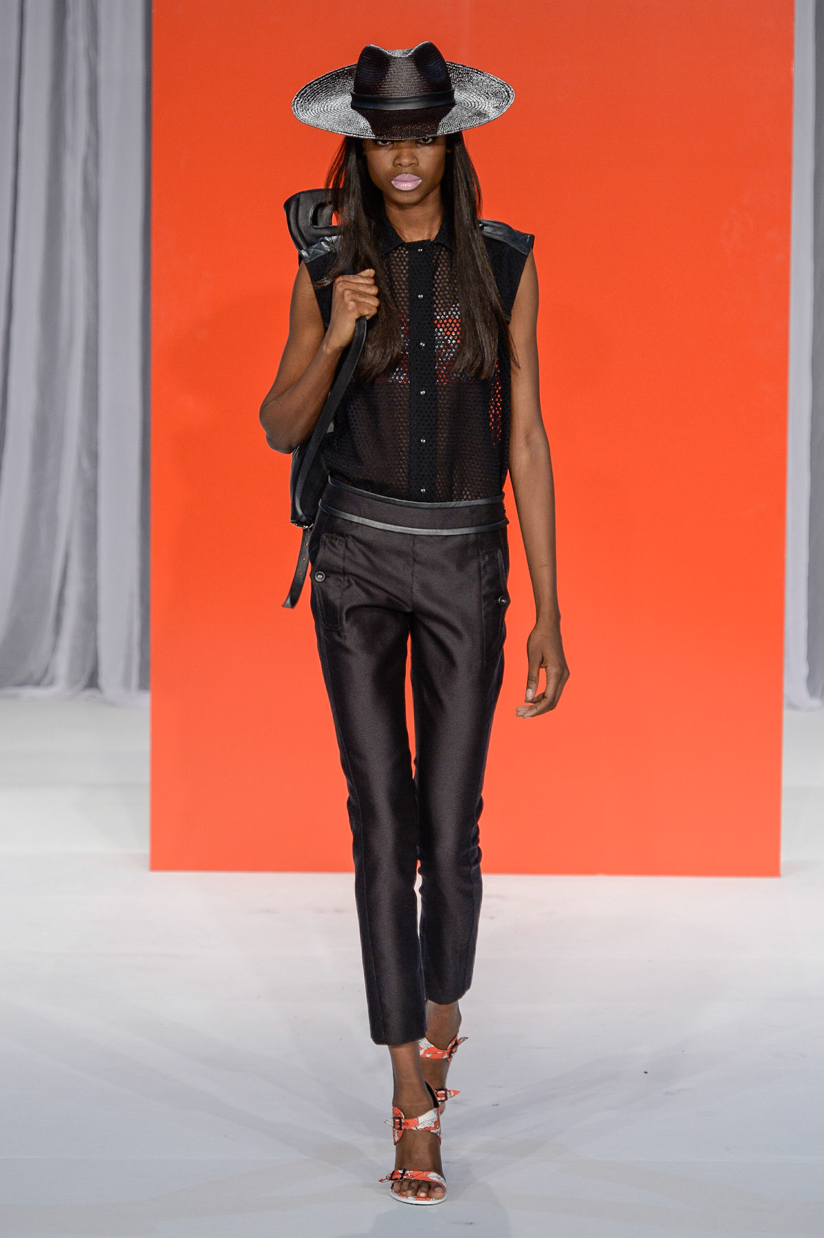 desfile-reinaldo-lourenco-spfw-verao2015 (9)