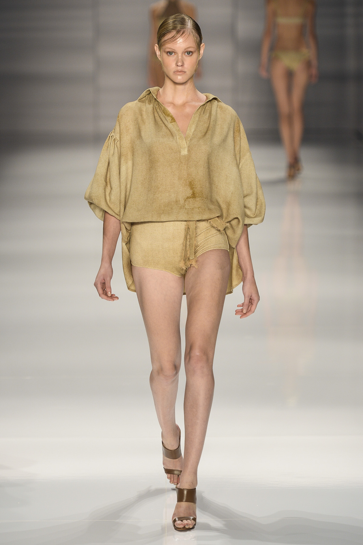 lenny-desfile-fr-verao2015-03