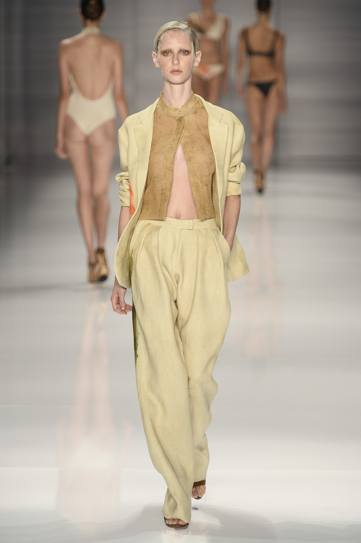 lenny-desfile-fr-verao2015-15