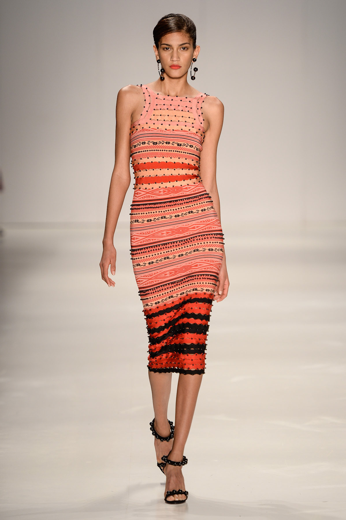 lolitta-desfile-spfw-verao2015-16