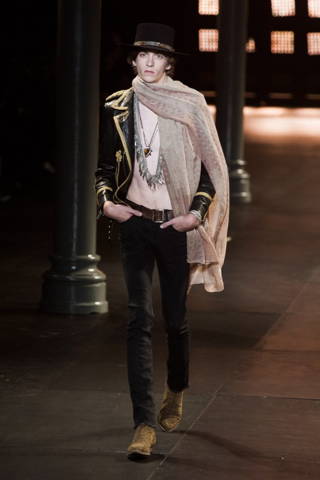 SaintLaurent-verao2015-parismen-17