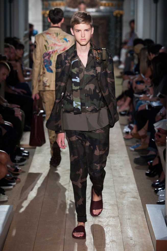Valentino-verao2015-parismen-40