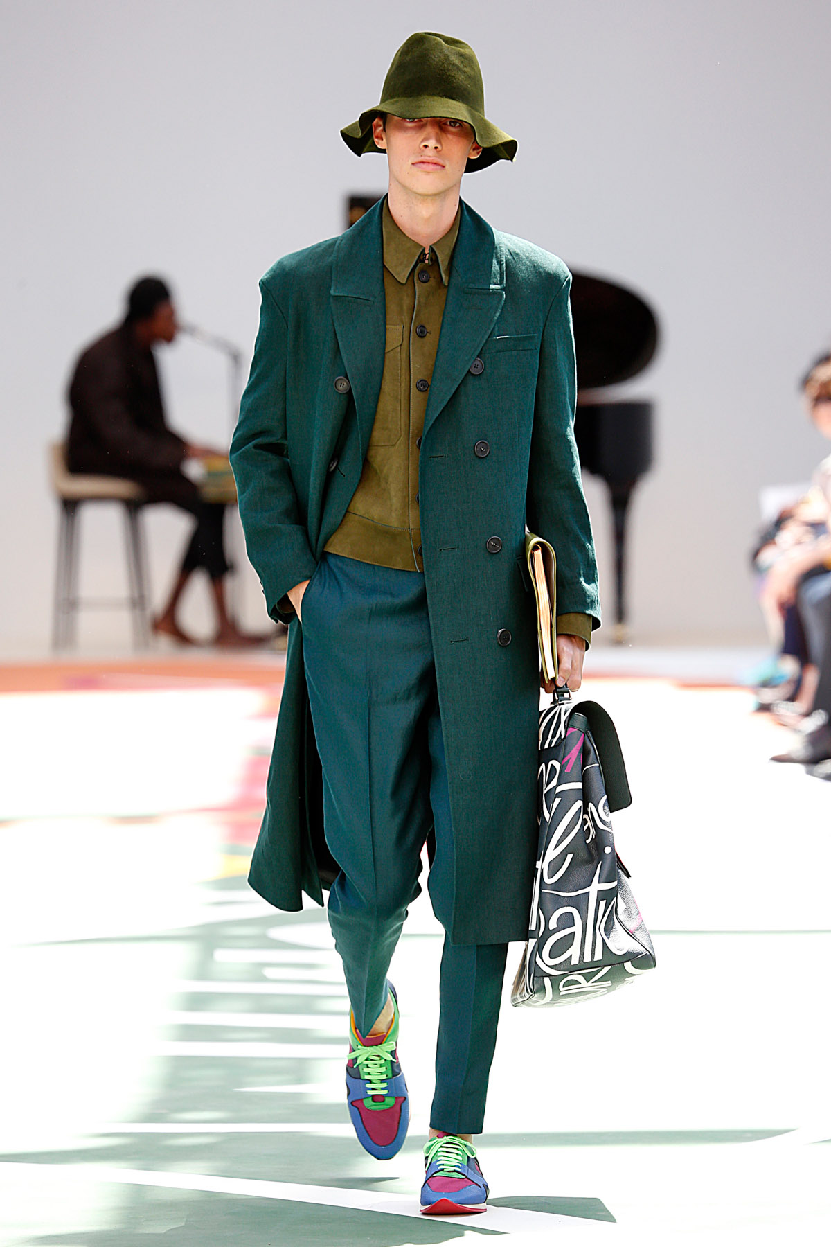 Burberry ProrsumMenswear Spring Summer 2015 London Fashion Week June 2014