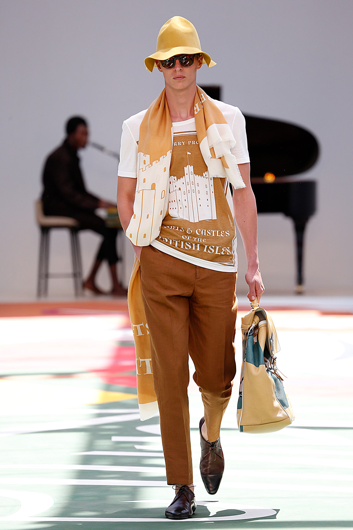 Burberry ProrsumMenswear Spring Summer 2015 London Fashion Week June 2014