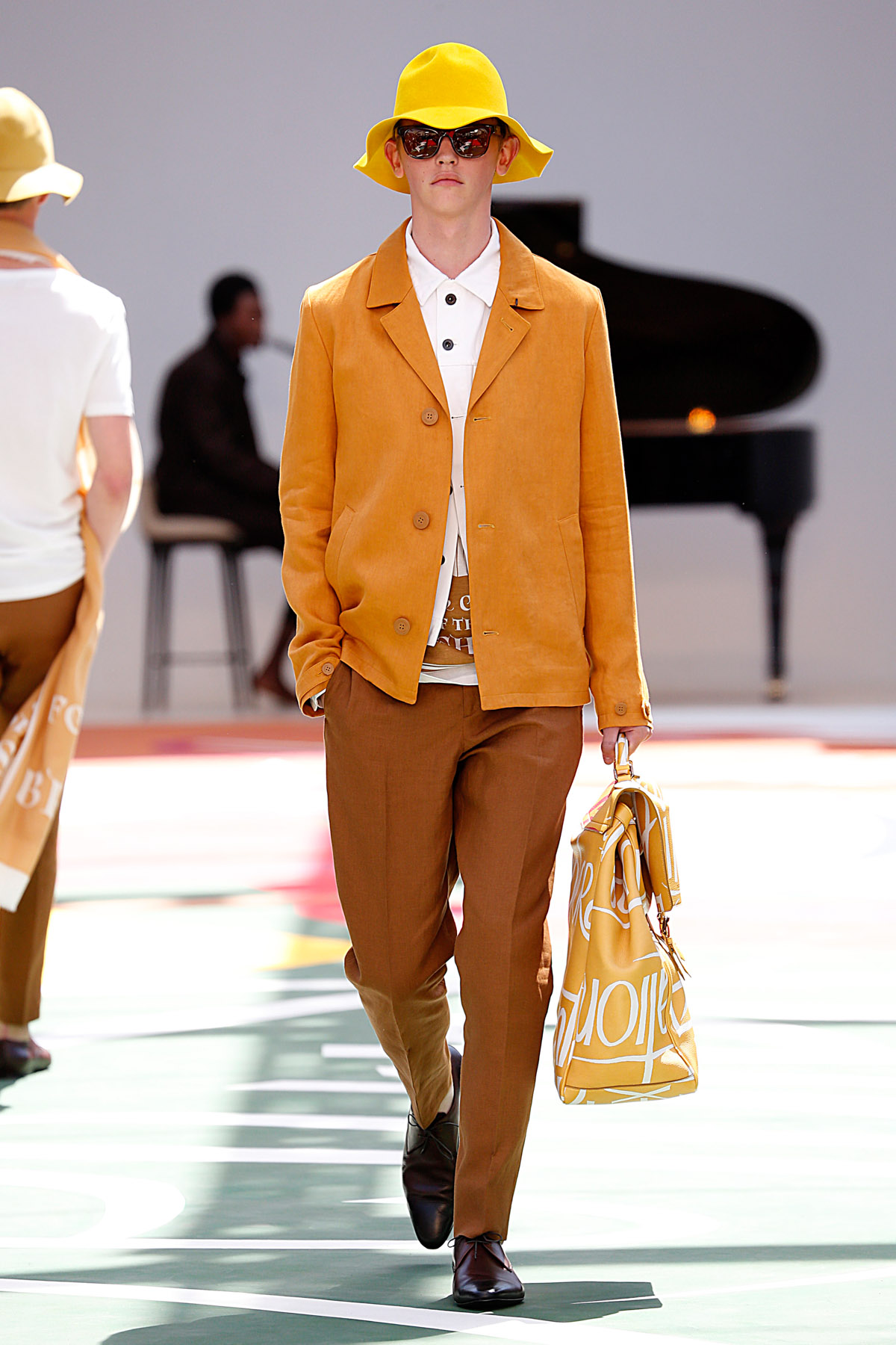 Burberry ProrsumMenswear Spring Summer 2015 London Fashion Week June 2014