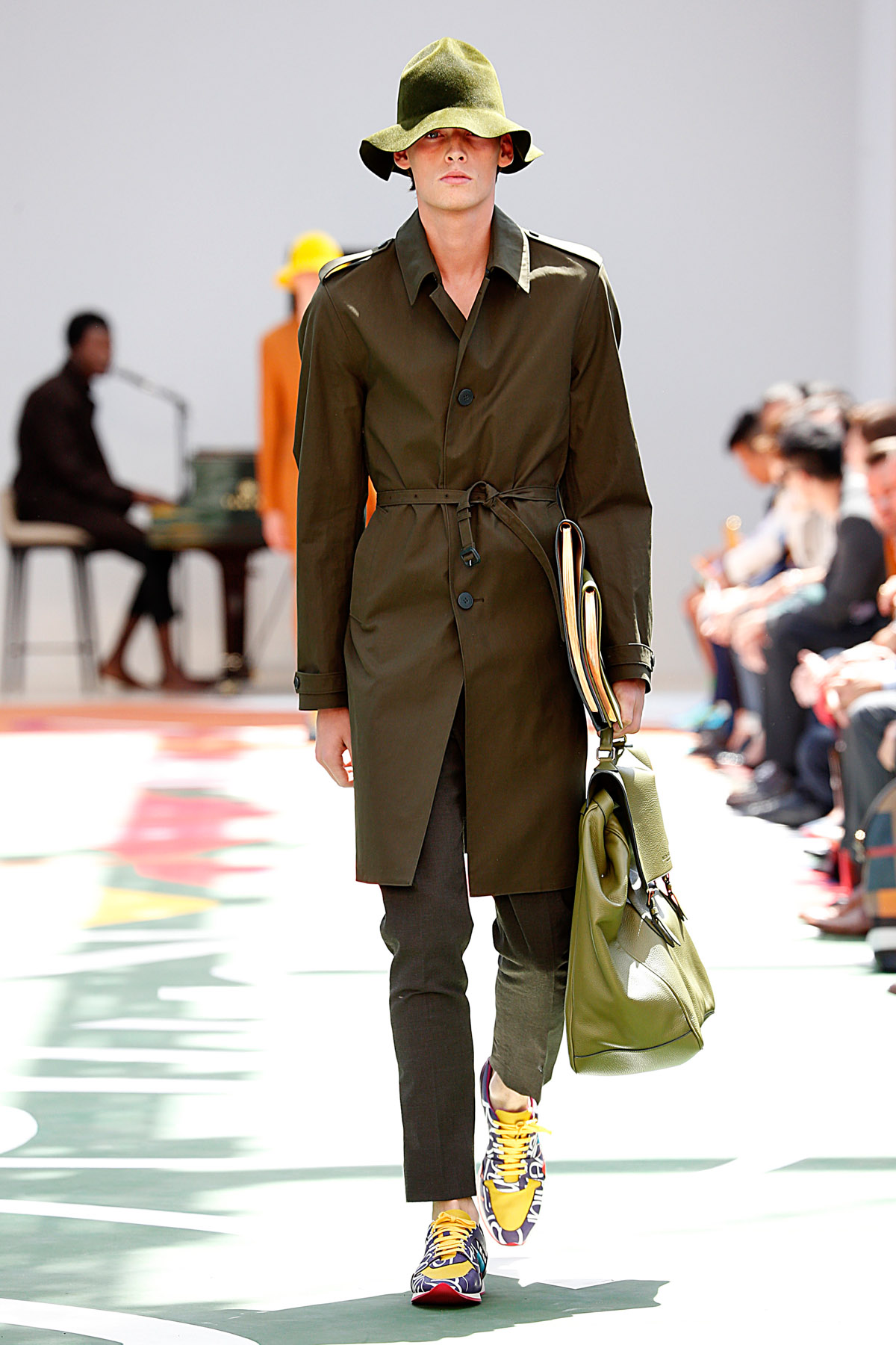 Burberry ProrsumMenswear Spring Summer 2015 London Fashion Week June 2014