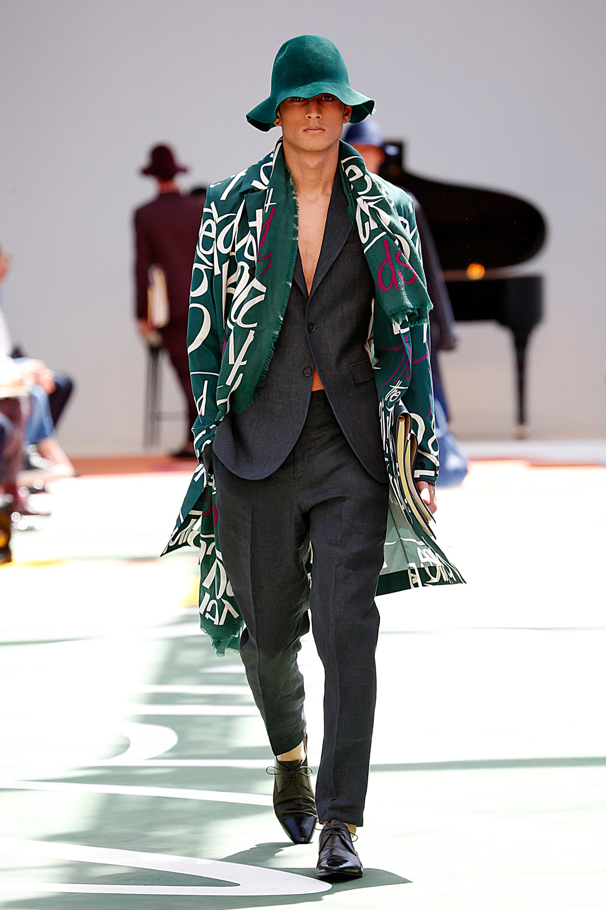 Burberry ProrsumMenswear Spring Summer 2015 London Fashion Week June 2014