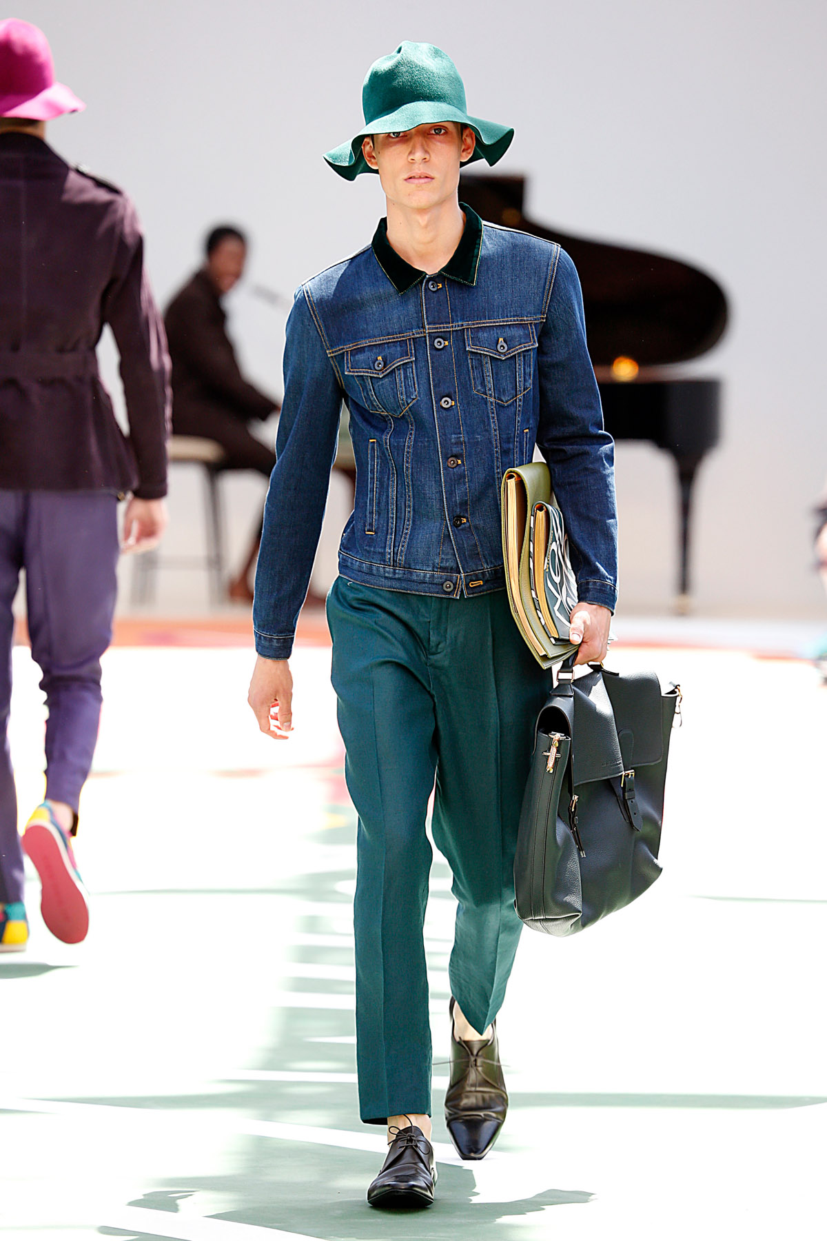 Burberry ProrsumMenswear Spring Summer 2015 London Fashion Week June 2014
