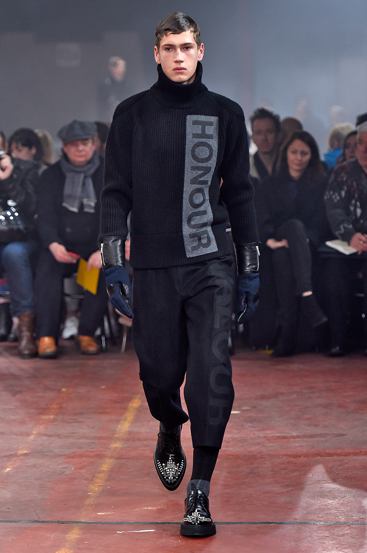 Alexander McQueen
London Menswear Fall Winter 2015 January 2015
