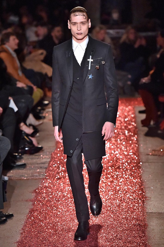 Givenchy-inverno2016-ParisMen-16
