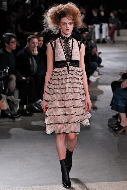 AlexanderMcQueen-RTW-Paris-Inverno2016-12
