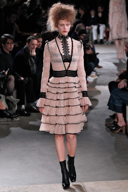AlexanderMcQueen-RTW-Paris-Inverno2016-13