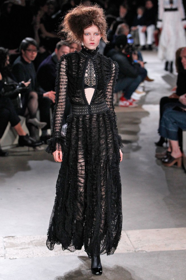 AlexanderMcQueen-RTW-Paris-Inverno2016-23