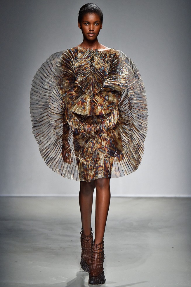 IrisVanHerpen-RTW-Paris-Inverno2016-31