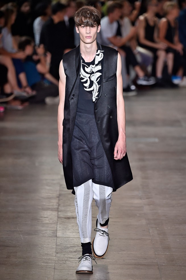 Ann Demeulemeester-verao2016-ParisMen-11
