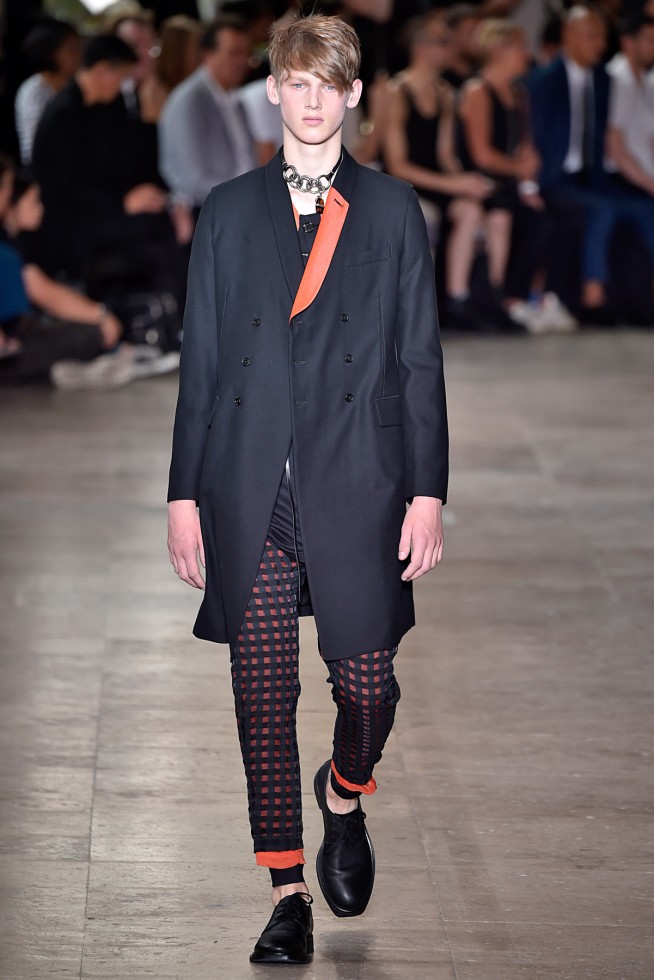 Ann Demeulemeester-verao2016-ParisMen-24