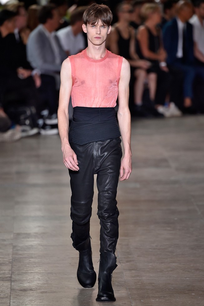 Ann Demeulemeester-verao2016-ParisMen-25