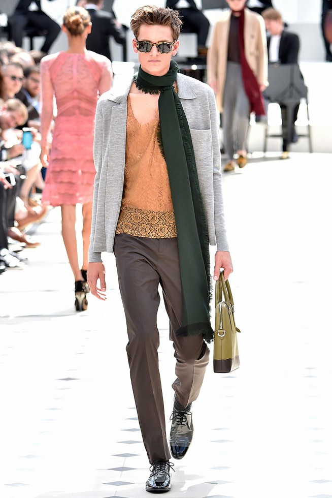 BurberryProrsum-verao2016-londonmen-32