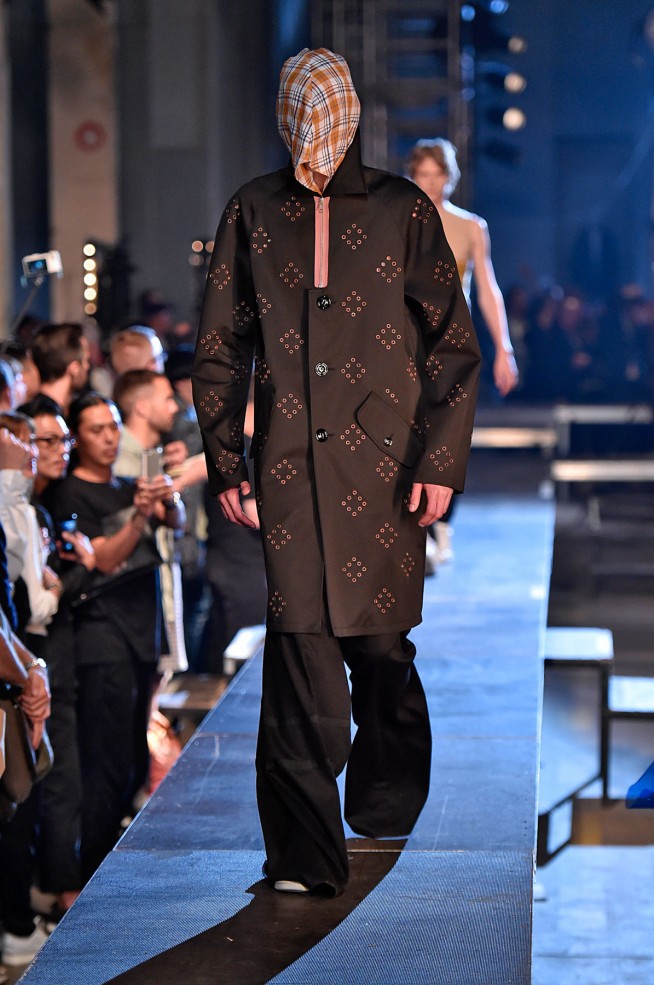 Raf Simons-verao2016-ParisMen-17