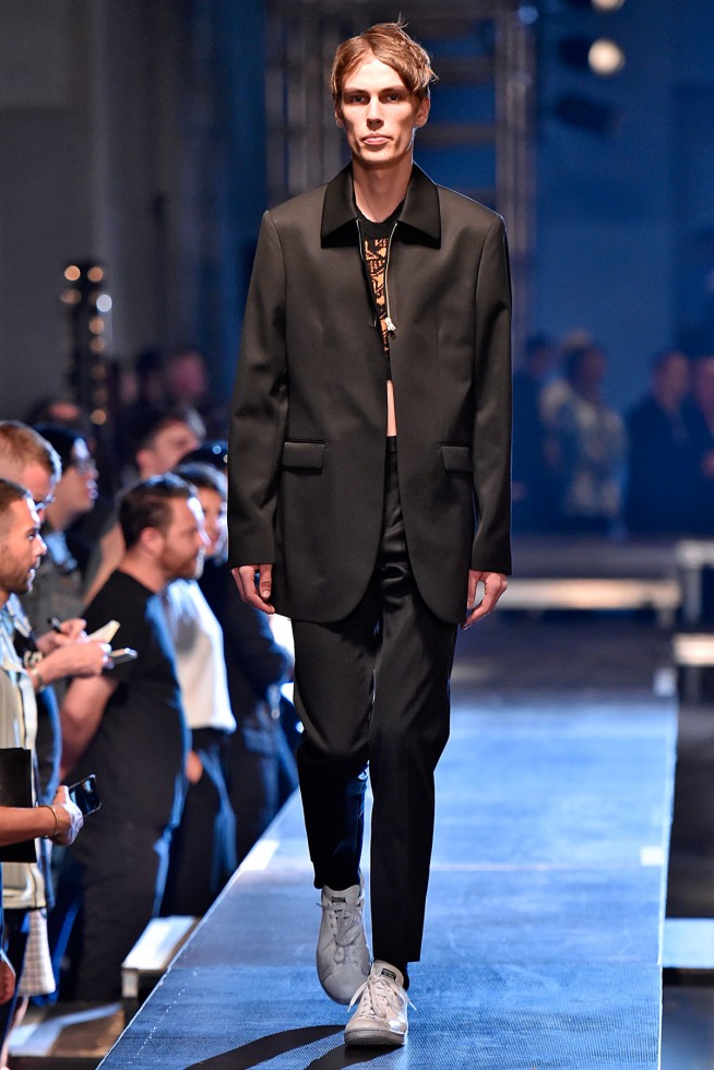 Raf Simons-verao2016-ParisMen-28