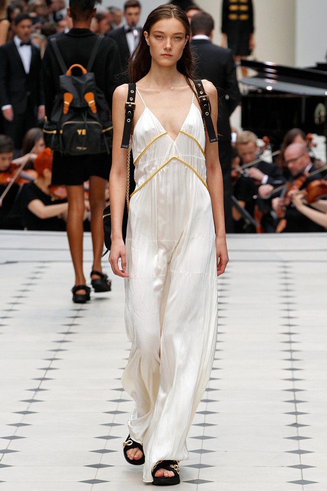 BurberryProrsum-Verao_RTW16_London-10
