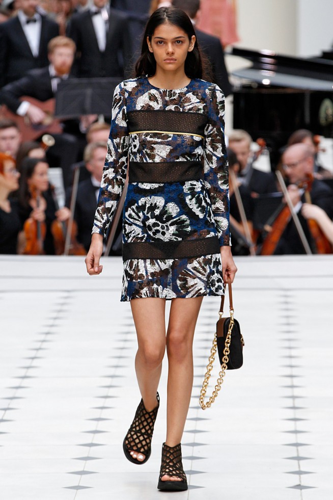 BurberryProrsum-Verao_RTW16_London-19
