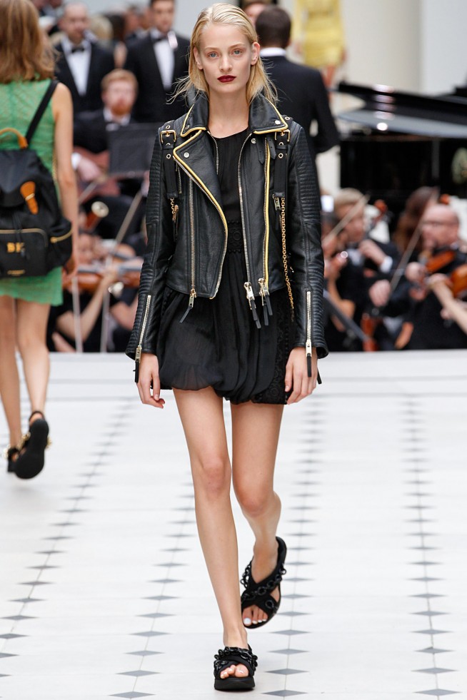 BurberryProrsum-Verao_RTW16_London-24