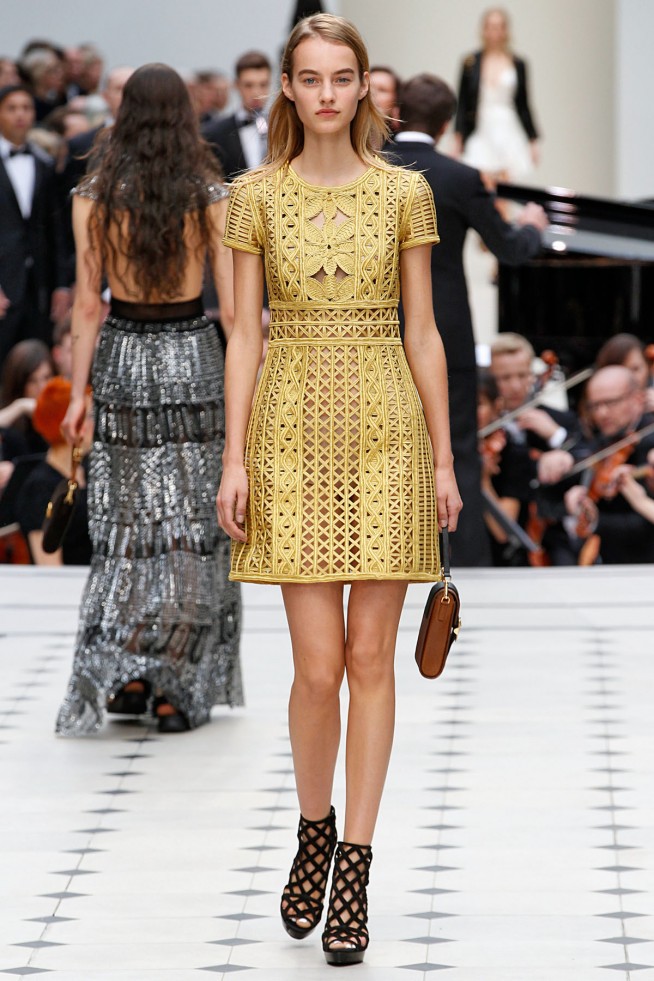 BurberryProrsum-Verao_RTW16_London-35