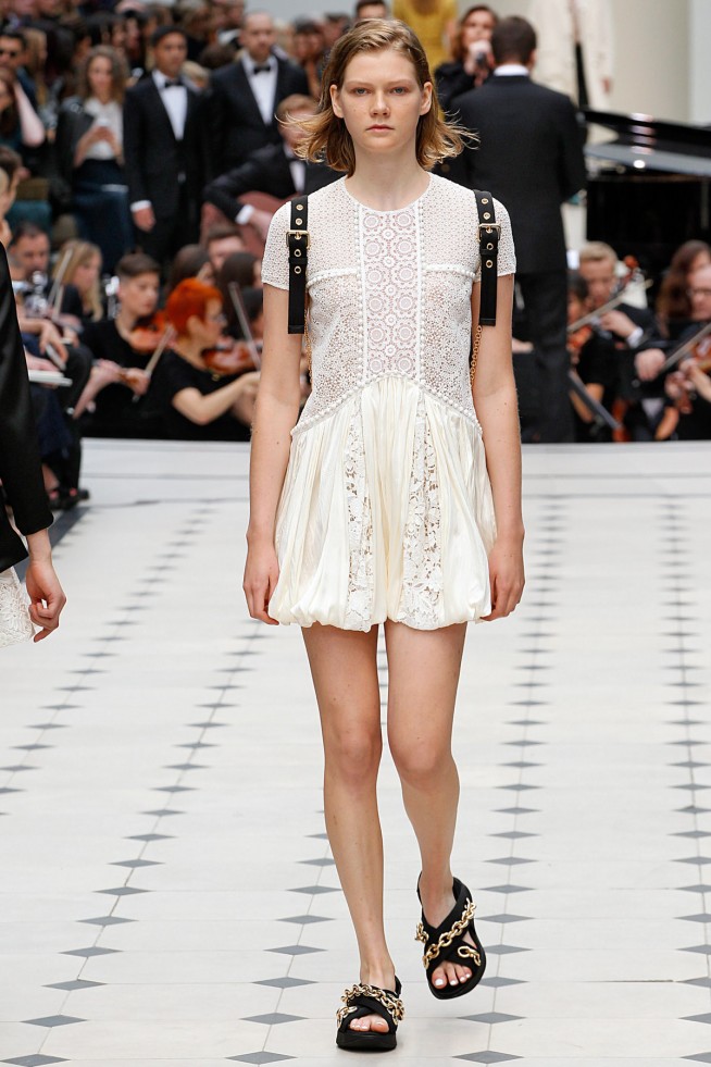 BurberryProrsum-Verao_RTW16_London-38
